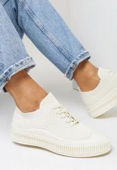 Beżowe Siateczkowe Trampki na Tłoczonej Podeszwie Eezore. Brązowe obuwie sportowe casual damskie Born2be, z jeansu, bez zapięcia. Za 44.99 zł.