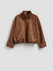 Kurtka z imitacji zamszu - brązowy. Brązowe kurtki damskie Reserved, l, bez wzorów, bez kaptura. Za 199.99 zł.