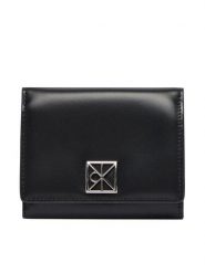 Calvin Klein Portfel Emblem Hw Medium Trifold LV04F1082G Czarny. Czarne portfele damskie Calvin Klein, bez wzorów, ze skóry. Za 299.99 zł.