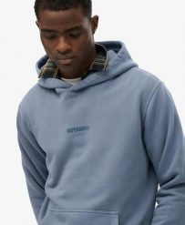 Superdry Micro Logo Hoodie – bluza z kapturem z haftem – Flint Stone Blue Grey. Niebieskie bluzy damskie Superdry, s, bez wzorów, z bawełny, z kapturem. Za 296.05 zł.
