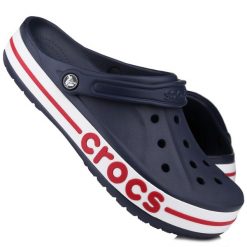 Chodaki klapki sandały sportowe basenowe Crocs CROCBAND. Białe klapki damskie Crocs, bez zapięcia, trekkingowe. W wyprzedaży za 219.00 zł.