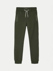 NAME IT Spodnie dresowe 13147424 Zielony Regular Fit. Zielone spodnie dresowe chłopięce Name it, z bawełny. Za 99.99 zł.