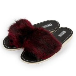 Kapcie damskie R.38 klapki z futerkiem bordowe modne i wygodne pantofle KD-03-RD-38. Czerwone kapcie damskie bez wzorów, z futra, bez obcasa, bez zapięcia. Za 23.99 zł.
