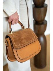 Christian Laurier Skórzana torebka "Lali" w kolorze karmelowym - 23 x 20 x 11 cm rozmiar: onesize. Brązowe torebki klasyczne damskie Christian Laurier, z materiału, przez ramię, bez dodatków. Za 300.92 zł.