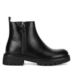 Botki DeeZee. Czarne botki damskie DeeZee, bez obcasa, na płaskiej podeszwie, bez zapięcia. Za 169.99 zł.