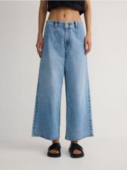 Jeansy culotte - niebieski. Niebieskie jeansy damskie Reserved. W wyprzedaży za 79.99 zł.