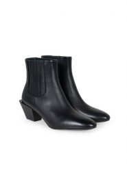Diesel Botki "D-Texanne" | Y02733-PR516 | Kobieta | Czarny. Czarne botki damskie Diesel, z jeansu, eleganckie, bez obcasa, bez zapięcia. W wyprzedaży za 649.00 zł.