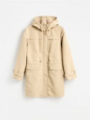 Długa parka z kapturem - beżowy. Brązowe parki damskie Reserved, l, z tkaniny, z kapturem. Za 179.99 zł.