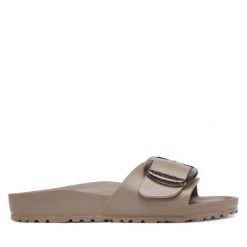 Klapki Birkenstock. Brązowe klapki damskie Birkenstock, bez wzorów, bez obcasa, bez zapięcia. Za 249.99 zł.