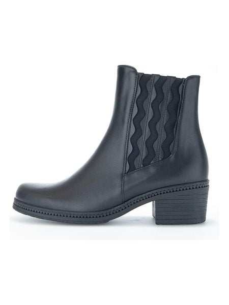 Gabor Skórzane botki w kolorze czarnym rozmiar: 38. Czarne botki damskie Gabor, bez obcasa, bez zapięcia. Za 203.68 zł.