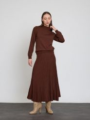 BGN Golf w kolorze brązowym rozmiar: 34. Brązowe golfy damskie BGN, bez wzorów, bez ramiączek. Za 78.99 zł.