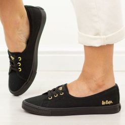 Czarne tenisówki damskie Lee Cooper 4045. Czarne balerinki damskie Lee Cooper, na lato, z jeansu, bez zapięcia, tenisowe. Za 159.00 zł.