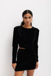 Sukienka z wycięciem i długim rękawem w kolorze BLACK VELVET - MATHILDE-XS. Czarne sukienki damskie Marsala, bez wzorów, z gumy, bez ramiączek. W wyprzedaży za 74.98 zł.