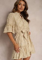 Beżowa Sukienka o Kroju Koszulowym Wiązana w Pasie Paskiem w Talii z Falbanami Xalifea. Brązowe sukienki damskie Renee, bez wzorów, eleganckie, bez ramiączek. W wyprzedaży za 140.99 zł.