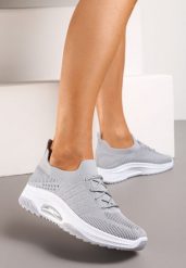 Szare Wsuwane Buty Sportowe z Elastyczną Cholewką i Ozdobną Wstawką na Podeszwie Moonsara. Szare obuwie sportowe damskie Born2be, z jeansu, na fitness i siłownię. Za 39.99 zł.
