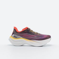 Buty do biegania damskie Kiprun KD900.2. Białe obuwie sportowe damskie KIPRUN, bez zapięcia, do biegania. Za 499.99 zł.