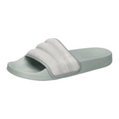 Klapki basenowe adidas Adilette Noshower. Zielone klapki damskie Adidas, bez wzorów, z materiału, bez obcasa, bez zapięcia. Za 176.00 zł.