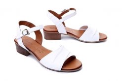 PIAZZA 910853-3 weiss, sandały damskie. Białe sandały damskie Piazza, bez wzorów, ze skóry, bez obcasa, na obcasie, bez zapięcia. Za 209.93 zł.