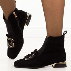 Czarne zamszowe skórzane botki damskie na obcasie DiA 52-217. Czarne botki damskie DiA, na jesień, z gumy, eleganckie, bez obcasa, na obcasie, bez zapięcia. Za 439.00 zł.