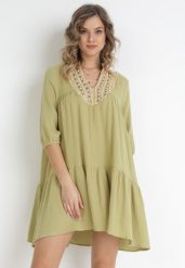 Zielona Rozkloszowana Sukienka Oversize z Ozdobną Plecionką Przy Dekolcie Samila. Zielone sukienki damskie Born2be, bez wzorów, boho, bez ramiączek. Za 199.99 zł.