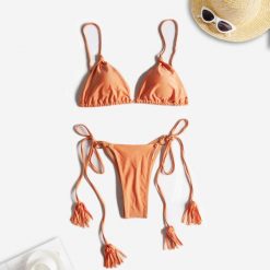 Bikini ze sznureczkami na plażę i basen Izeta. Bikini Intica, bez wzorów, z materiału. Za 149.00 zł.