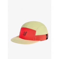 Czapka z daszkiem Compressport 5 Panel Light Cap - nile/fluo red. Zielone czapki z daszkiem damskie Compressport, bez wzorów. Za 161.99 zł.
