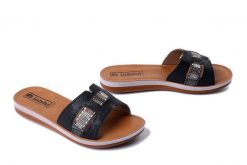 INBLU ZO-08 014 czarny, klapki damskie. Czarne klapki damskie Inblu, bez wzorów, bez obcasa, bez zapięcia. Za 59.99 zł.