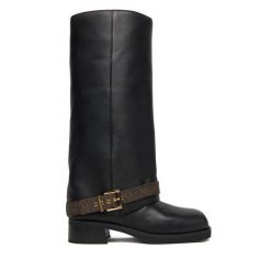 Kozaki MICHAEL Michael Kors. Czarne kozaki damskie MICHAEL Michael Kors, bez obcasa, na płaskiej podeszwie, bez zapięcia. Za 1,779.00 zł.