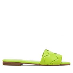 Klapki Call It Spring. Zielone klapki damskie Call it Spring, bez wzorów, bez obcasa, bez zapięcia. Za 139.99 zł.