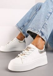 Biało-Złote Sneakersy na Platformie Ozdobione Cyrkoniami i Aplikacjami na Sznurówkach Arretea. Białe obuwie sportowe damskie Renee, z materiału, bez zapięcia. Za 89.99 zł.