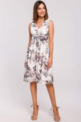 Sukienka szyfonowa w kwiaty bez rękawów dekolt V biała. Białe sukienki damskie Stylove, bez wzorów, z materiału, biznesowe, bez ramiączek. Za 329.00 zł.