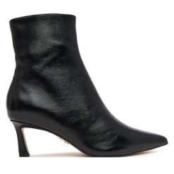 Botki Steve Madden. Czarne botki damskie Steve Madden, bez obcasa, na szpilce, bez zapięcia. Za 639.99 zł.