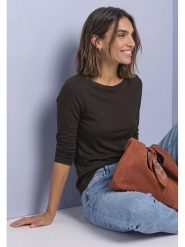 Street One Koszulka w kolorze czarnym rozmiar: 42. Czarne bluzki damskie Street One, bez wzorów, street, bez kołnierzyka, bez ramiączek. Za 109.95 zł.