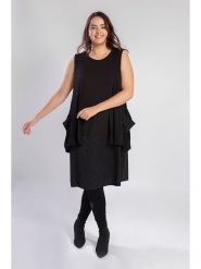 POMME ROUGE Sukienka w kolorze czarnym rozmiar: 44/46. Czarne sukienki damskie POMME ROUGE, bez wzorów, klasyczne, bez ramiączek. Za 65.85 zł.