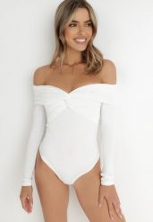Białe Body z Odkrytymi Ramionami Talosyne. Białe body i gorsety Born2be, bez wzorów, z dzianiny. Za 84.99 zł.