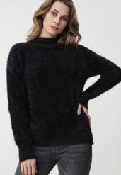 Czarny Sweter Wełniany Holding On. Czarne swetry klasyczne damskie Born2be, l, z wełny, bez kołnierzyka. Za 84.99 zł.