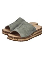 Rieker Klapki w kolorze zielonym rozmiar: 38. Zielone klapki damskie Rieker, bez wzorów, z otwartym noskiem, bez obcasa, na koturnie, bez zapięcia. Za 176.91 zł.