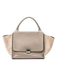 Celine Skórzana torebka w kolorze beżowym - 31 x 23 x 18 cm rozmiar: onesize. Brązowe torebki klasyczne damskie Celine, z materiału, na ramię, bez dodatków. Za 2,899.24 zł.