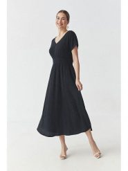 TATUUM Sukienka "Tabita" w kolorze granatowym rozmiar: 42. Niebieskie sukienki damskie TATUUM, bez wzorów, bez ramiączek. Za 239.40 zł.