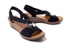 RIEKER 624H6-14 blue, sandały damskie. Niebieskie sandały damskie Rieker, bez wzorów, z gumy, bez obcasa, na koturnie, bez zapięcia. Za 239.92 zł.