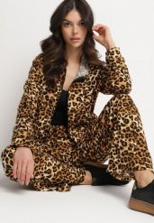 Jasnobrązowy Komplet Dresowy w Panterkę Bluza i Szerokie Spodnie Edilessa. Brązowe bluzy damskie Born2be, m, bez wzorów, z dresówki, z kapturem. Za 84.99 zł.