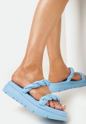 Niebieskie Klapki na Grubej Podeszwie z Ozdobnymi Paskami Laphne. Niebieskie klapki damskie Born2be, bez wzorów, bez obcasa, na płaskiej podeszwie, bez zapięcia. Za 34.99 zł.