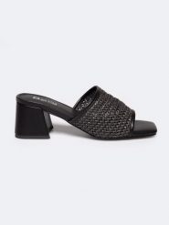 Klapki damskie eleganckie na obcasie czarne RR274147 906. Czarne klapki damskie Big Star, bez wzorów, bez obcasa, na obcasie, bez zapięcia. W wyprzedaży za 149.99 zł.