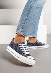 Granatowe Trampki na Grubej Podeszwie Zdobione Printem w Serca Gonarelle. Niebieskie trampki damskie Born2be, z aplikacjami, z jeansu, bez zapięcia. Za 69.99 zł.