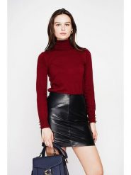 C& Jo Golf w kolorze bordowym rozmiar: 42. Czerwone golfy damskie C& Jo, bez wzorów, ze splotem, bez ramiączek. Za 135.49 zł.