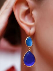 Pierres delicates Pozłacane kolczyki z kocim okiem rozmiar: onesize. Niebieskie kolczyki damskie Pierres delicates, pozłacane, z zapięciem typu bigiel. Za 52.99 zł.