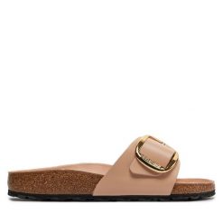 Klapki Birkenstock. Brązowe klapki damskie Birkenstock, bez wzorów, bez obcasa, bez zapięcia. Za 629.99 zł.