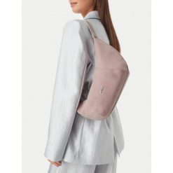 Torebka MEXX. Fioletowe torebki klasyczne damskie Mexx, bez dodatków. Za 149.99 zł.