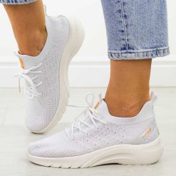 Białe sportowe buty damskie Vinceza 17365. Białe obuwie sportowe casual damskie VINCEZA, z tkaniny, na fitness i siłownię. Za 99.00 zł.