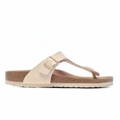 Klapki damskie Birkenstock Gizeh Tex Canvas Eggshell Veg. Żółte klapki damskie Birkenstock, bez wzorów, z materiału, bez obcasa, bez zapięcia. W wyprzedaży za 389.40 zł.